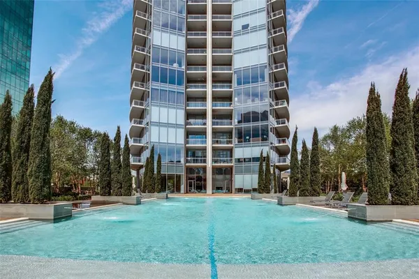 $3,995 | 2900 McKinnon Street, Unit 1606, Dallas, TX 75201