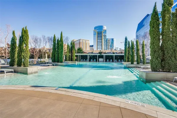 $3,995 | 2900 McKinnon Street, Unit 1606, Dallas, TX 75201