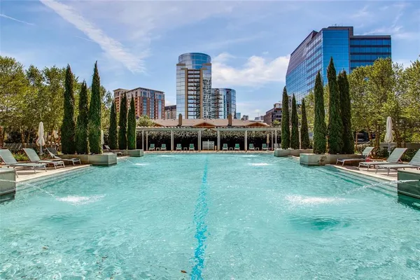 $3,995 | 2900 McKinnon Street, Unit 1606, Dallas, TX 75201