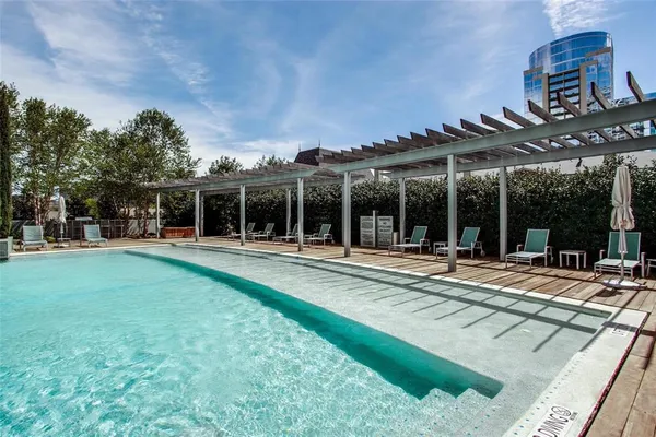 $3,995 | 2900 McKinnon Street, Unit 1606, Dallas, TX 75201