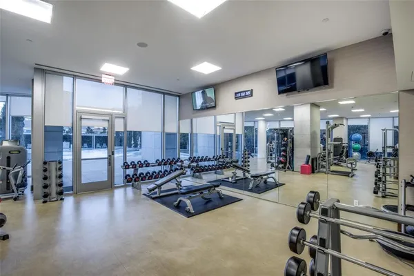 $3,995 | 2900 McKinnon Street, Unit 1606, Dallas, TX 75201