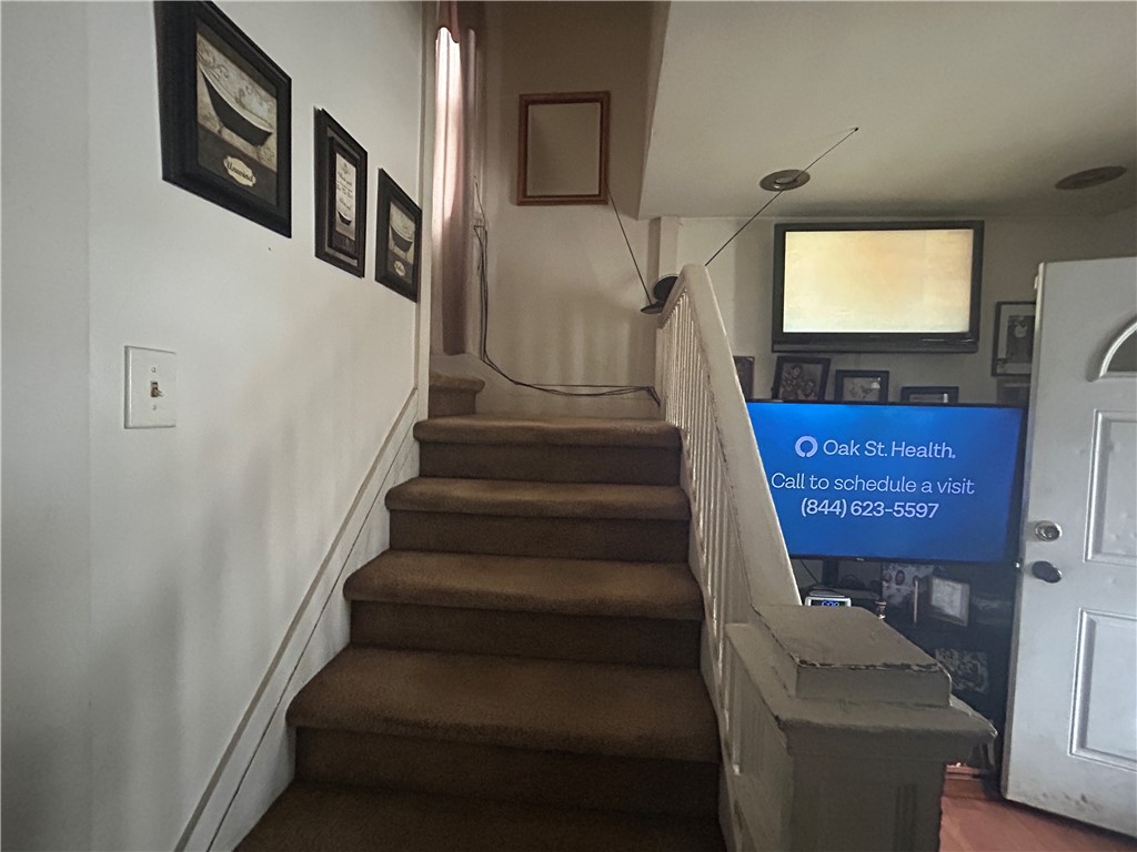 455 Frost Avenue Rochester, NY 14611 - Photo 9 of 33