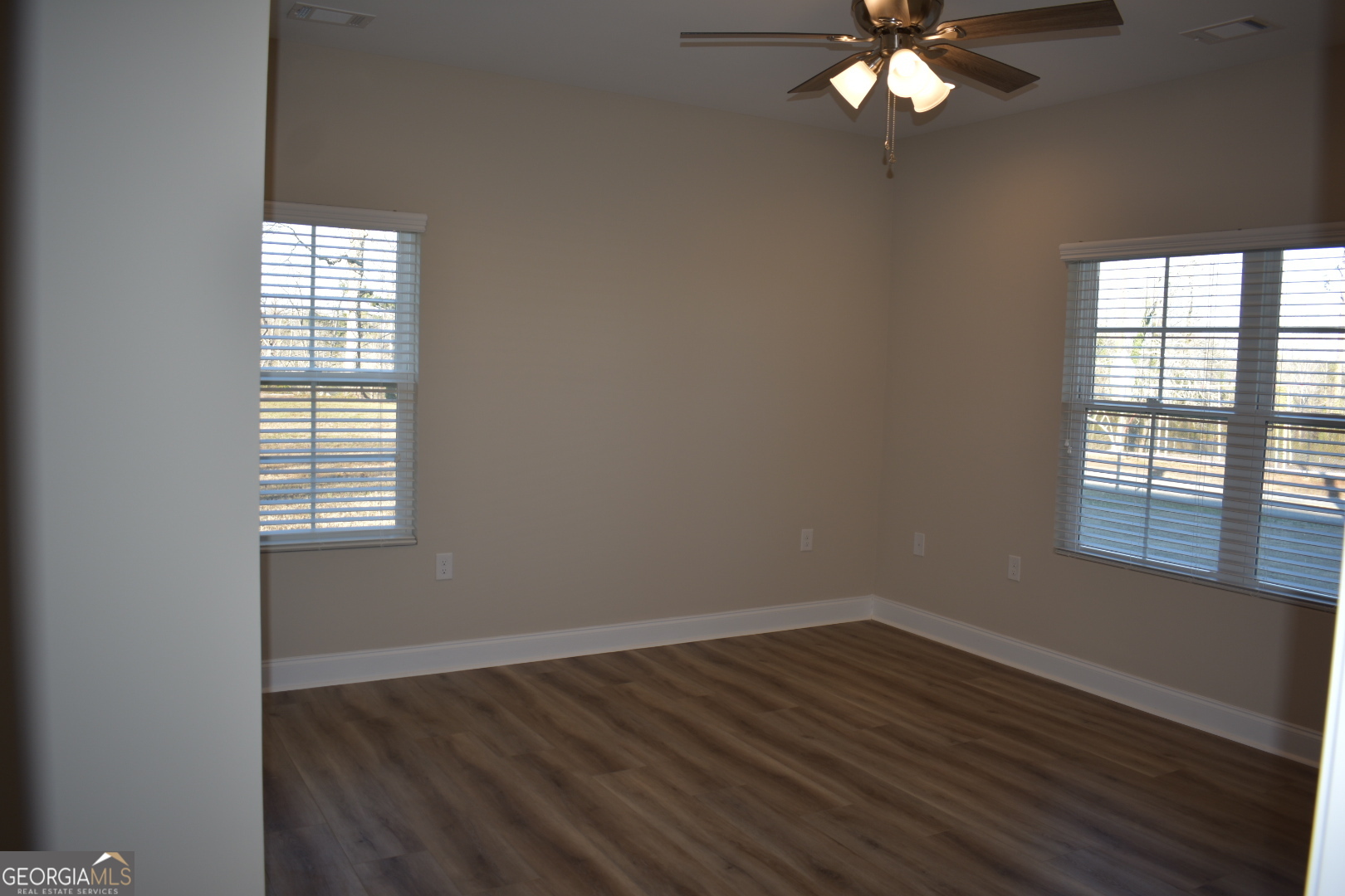1405 Lincoln Road Griffin, GA 30223 - Photo 3 of 10 Living Area