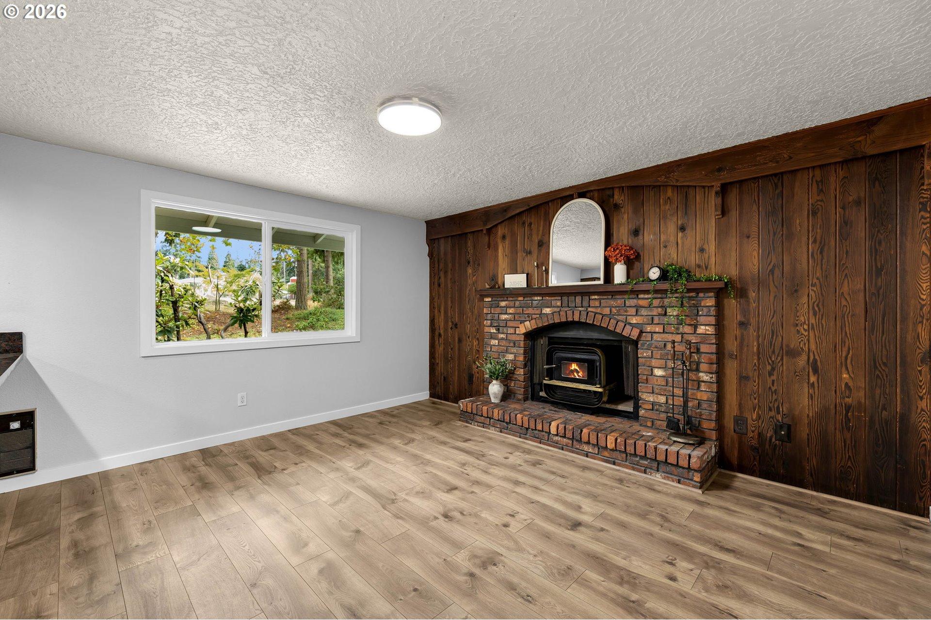 31018 Northwest 71st Avenue Ridgefield, WA 98642 - Photo 17 of 48 Fireplace