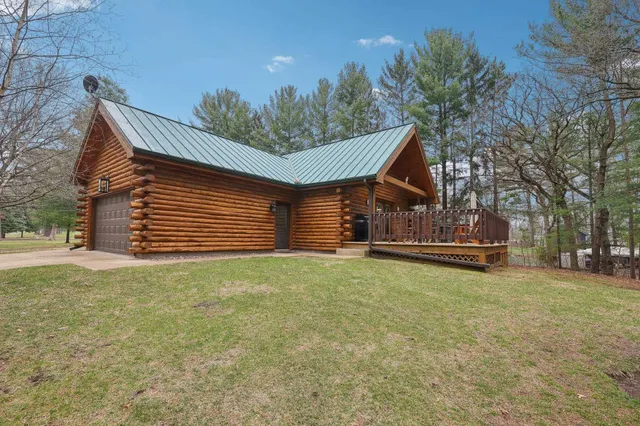 $499,000 | N7589 Lakeside Drive, Portage, WI 53901