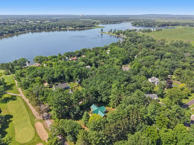 $499,000 | N7589 Lakeside Drive, Portage, WI 53901