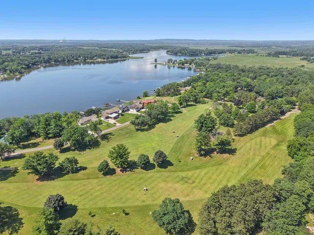 $499,000 | N7589 Lakeside Drive, Portage, WI 53901