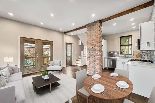 $599,000 | 369 Medford Street, Unit 1, Somerville, MA 02145