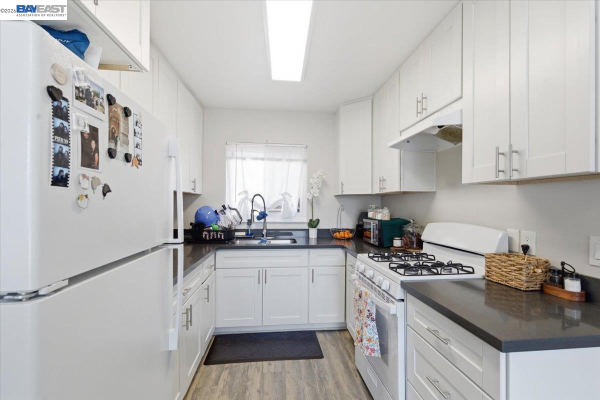 882 West Tennyson Road Hayward, CA 94544 - Photo 46 of 57