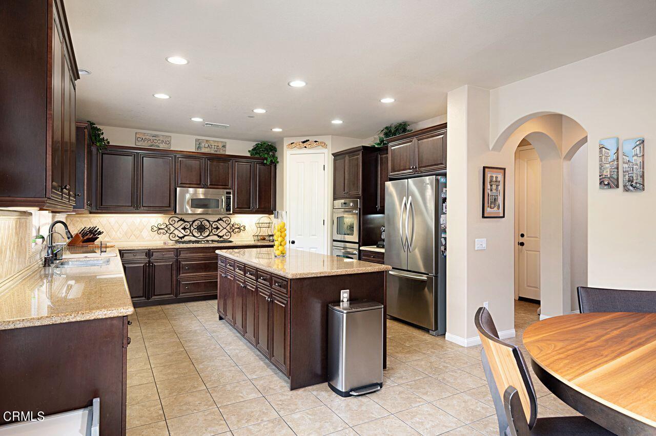 3430 Aviara Lane Oxnard, CA 93036 - Photo 16 of 58 17_10822954_152047_152047-EM-117