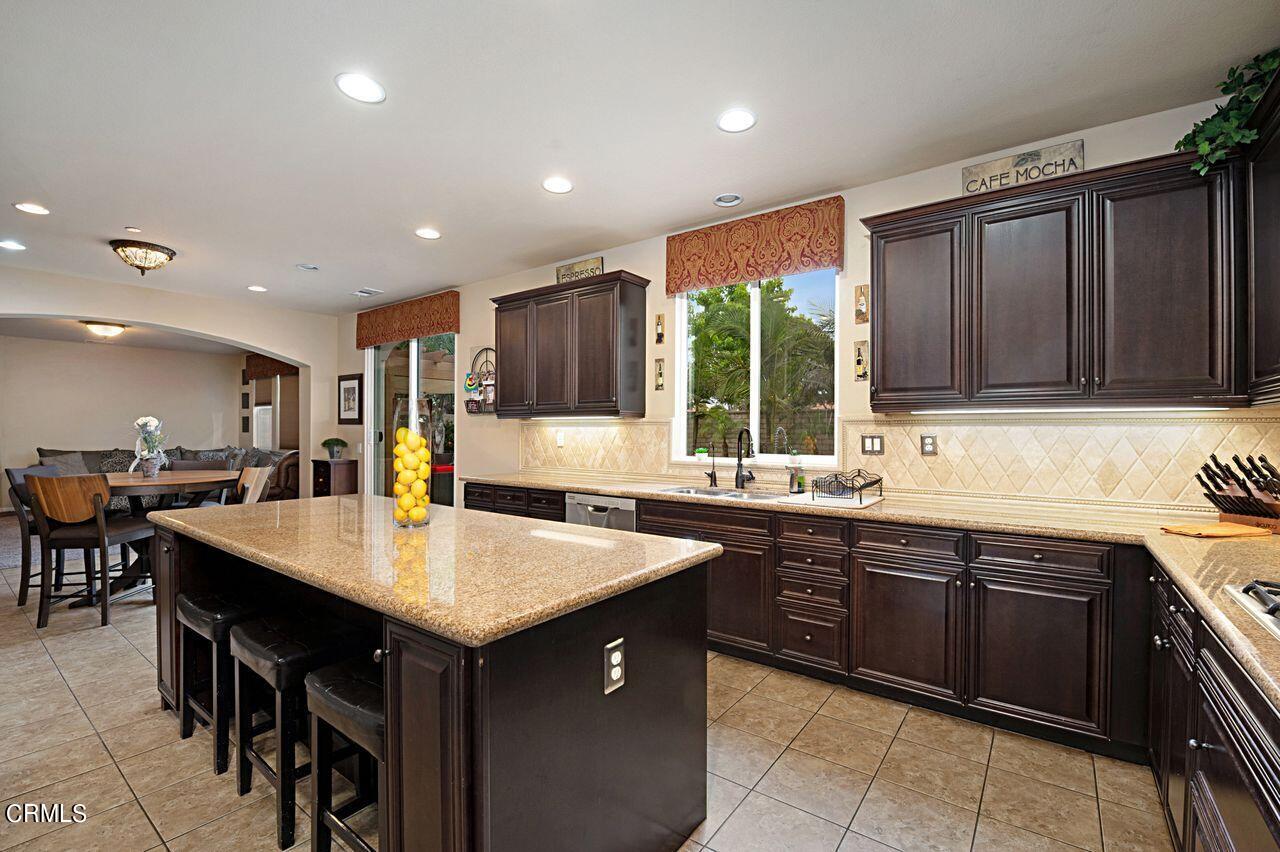 3430 Aviara Lane Oxnard, CA 93036 - Photo 18 of 58 19_10822955_152047_152047-EM-119