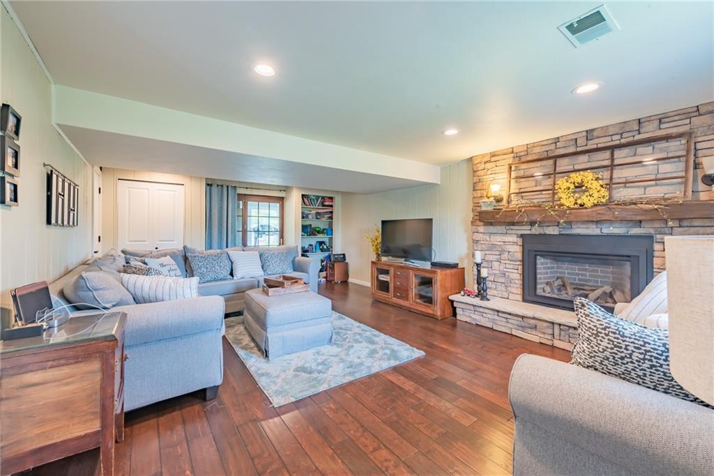 617 Liberty Lane Ruffs Dale, PA 15679 - Photo 6 of 25 Gallery Image 6