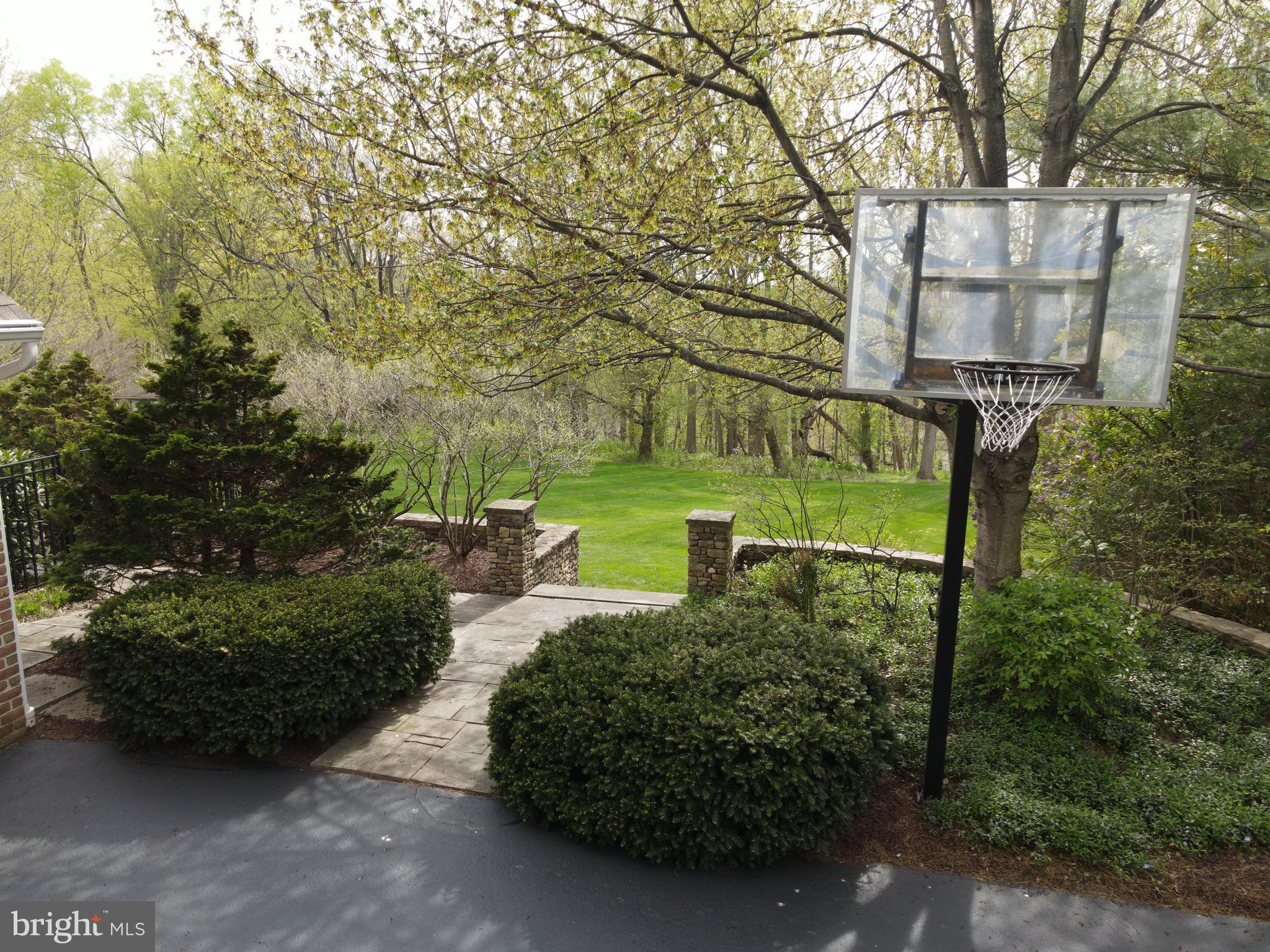 18 Deerfield Road Lancaster, PA 17603 - Photo 24 of 31 Driveway-extra parking area, 1/2court basketball