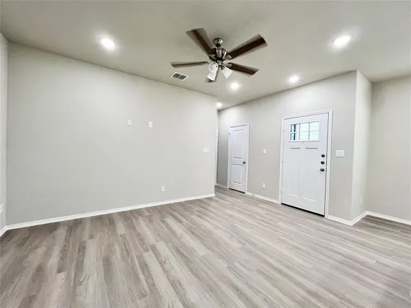 $1,875 | 3501 East Renfro Street, Unit 424, Burleson, TX 76028