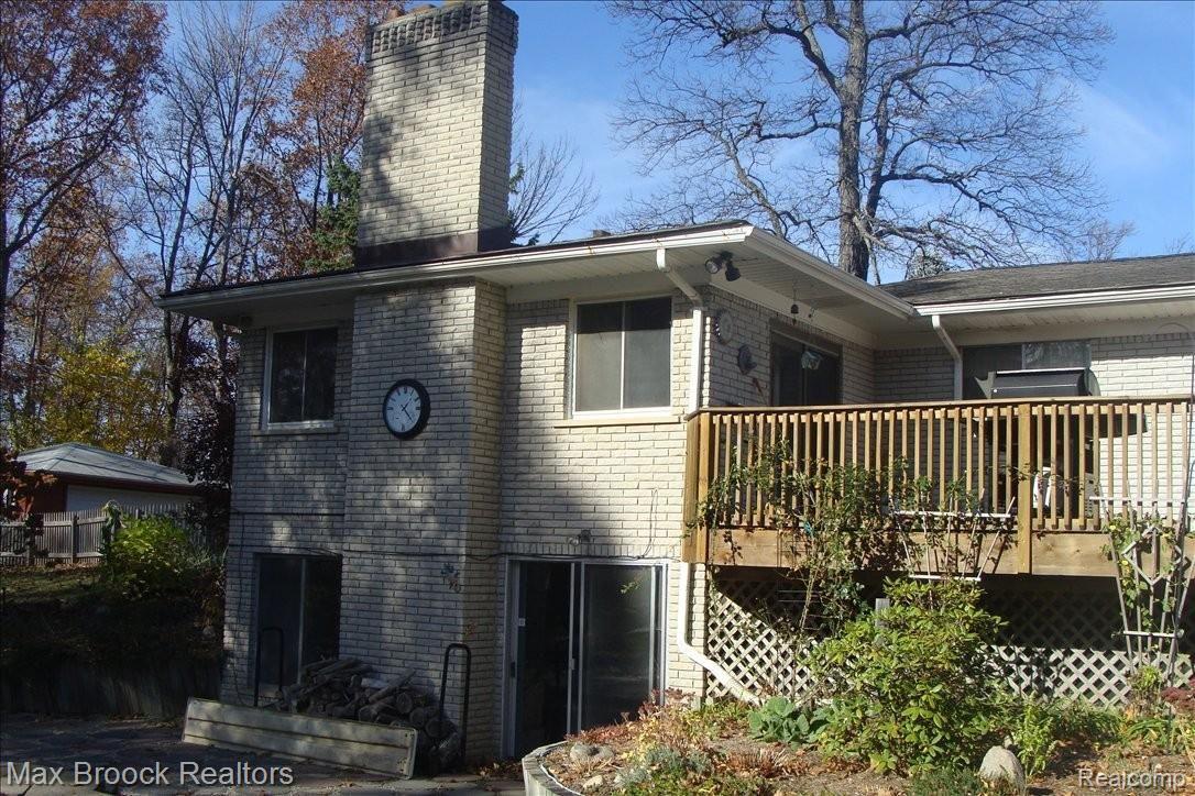 6911 Rattalee Lake Road Clarkston, MI 48348 - Photo 5 of 24 DSC02371