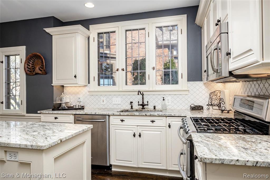 776 Trombley Road Grosse Pointe Park, MI 48230 - Photo 8 of 78
