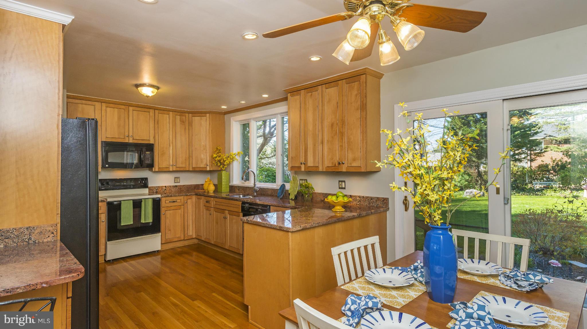 14 Rolling Rd. Catonsville, MD 21228 - Photo 10 of 30 Kitchen