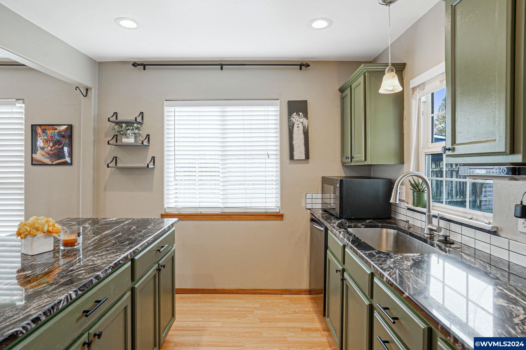 511 Grant Street Silverton, OR 97381 - Photo 13 of 44 Gallery Image 13