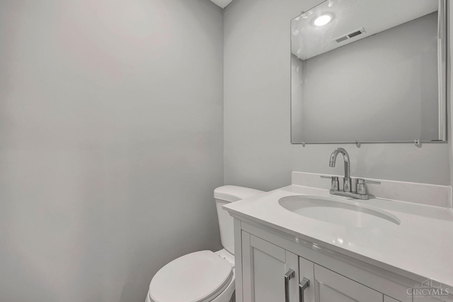 5143 Camargo Road Cincinnati, OH 45227 - Photo 23 of 49