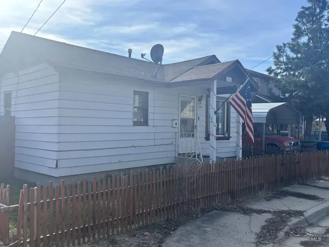 $359,900 | 3005 West Hester Street, Boise, ID 83702