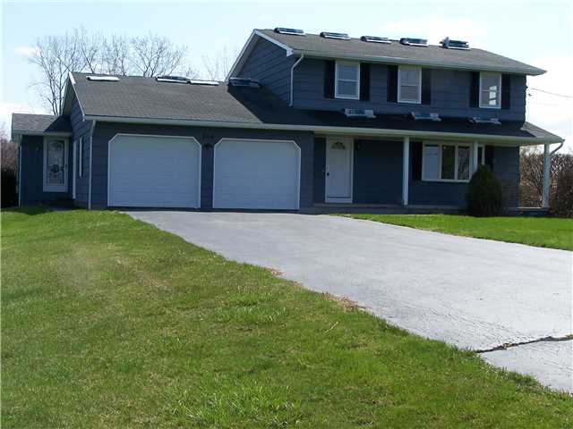308 Martin Road Hamlin, NY 14464 - Photo 1 of 1 Exterior Front. Notice seperate beauty salon/ offi