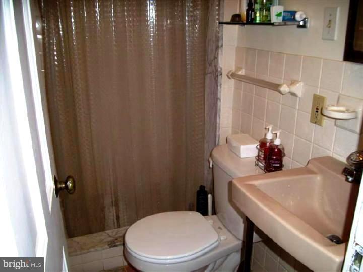 533 Kenmore Road Merion Station, PA 19066 - Photo 12 of 25 Bathroom