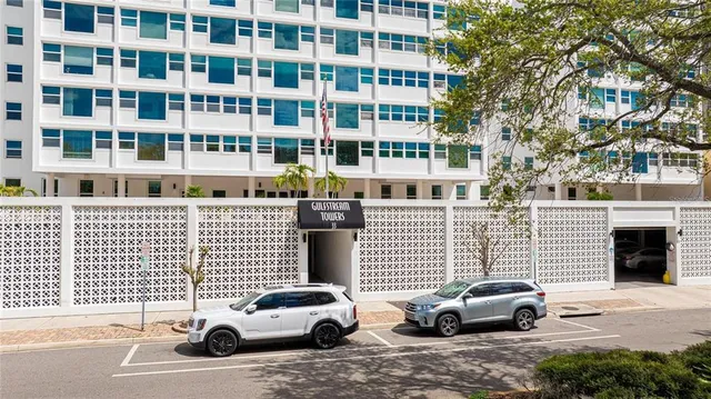 $399,000 | 33 South Gulfstream Avenue, Unit 307, Sarasota, FL 34236