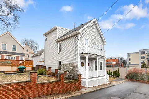 $574,900 | 44 Henderson Street, Unit 44, Somerville, MA 02145