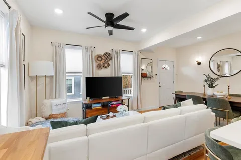 $574,900 | 44 Henderson Street, Unit 44, Somerville, MA 02145