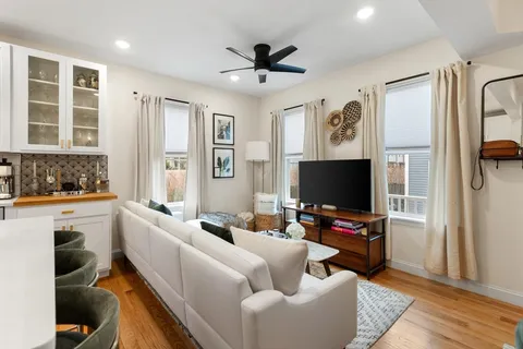 $574,900 | 44 Henderson Street, Unit 44, Somerville, MA 02145