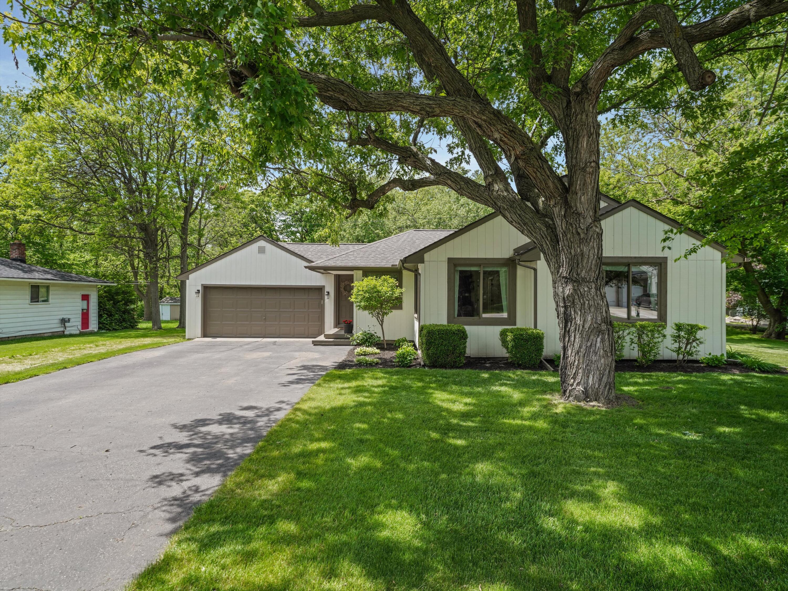 2938 Dearborn Avenue Rochester Hills, MI 48309 - Photo 1 of 29 Welcome Home to 2938 Dearborn Ave!