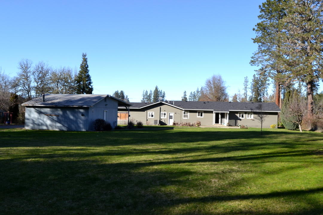 225 Espey Road Grants Pass, OR 97527 - Photo 25 of 28 DSC_9038