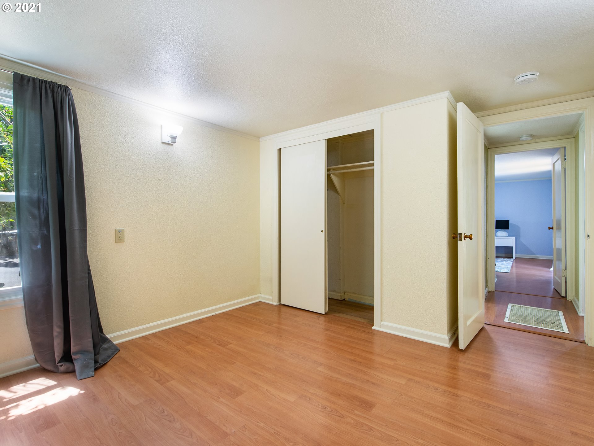4823 Southwest Shattuck Road Portland, OR 97221 - Photo 14 of 28