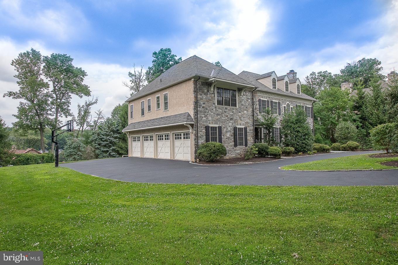 565 Huston Road Wayne, PA 19087 - Photo 28 of 28 4 car garage with circular driveway