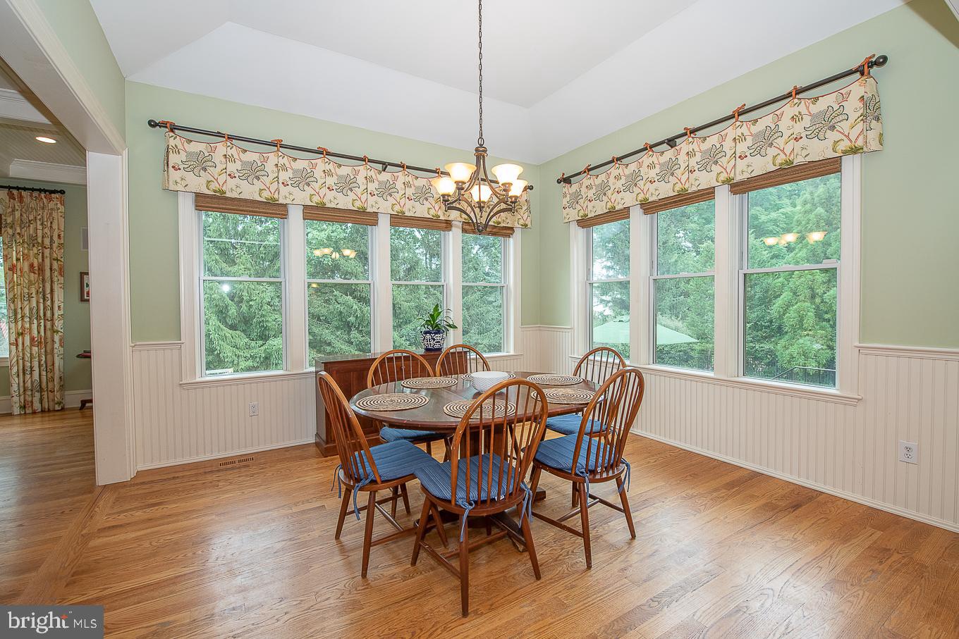 565 Huston Road Wayne, PA 19087 - Photo 10 of 28 Breakfast Room overlooking backyard