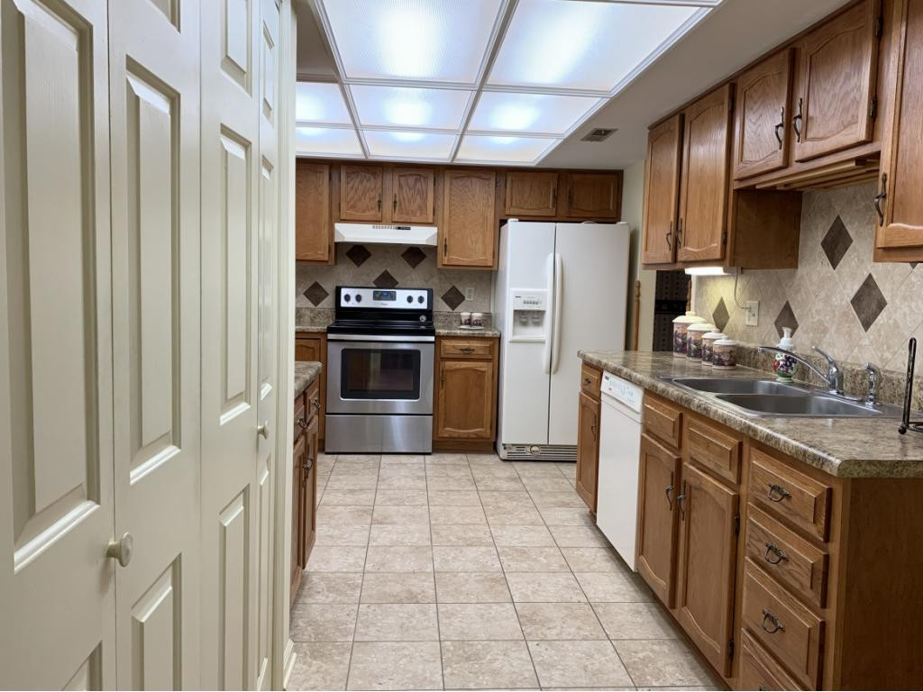 105 Scotland Road Kingsport, TN 37660 - Photo 11 of 36 Kitchen