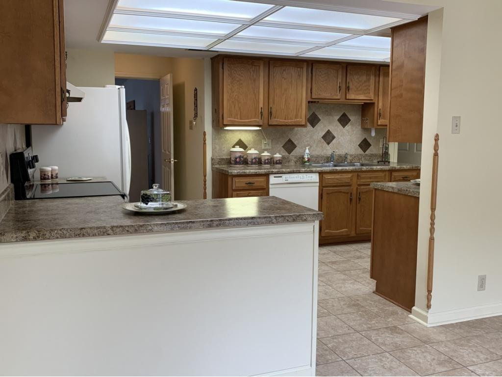 105 Scotland Road Kingsport, TN 37660 - Photo 12 of 36 Kitchen