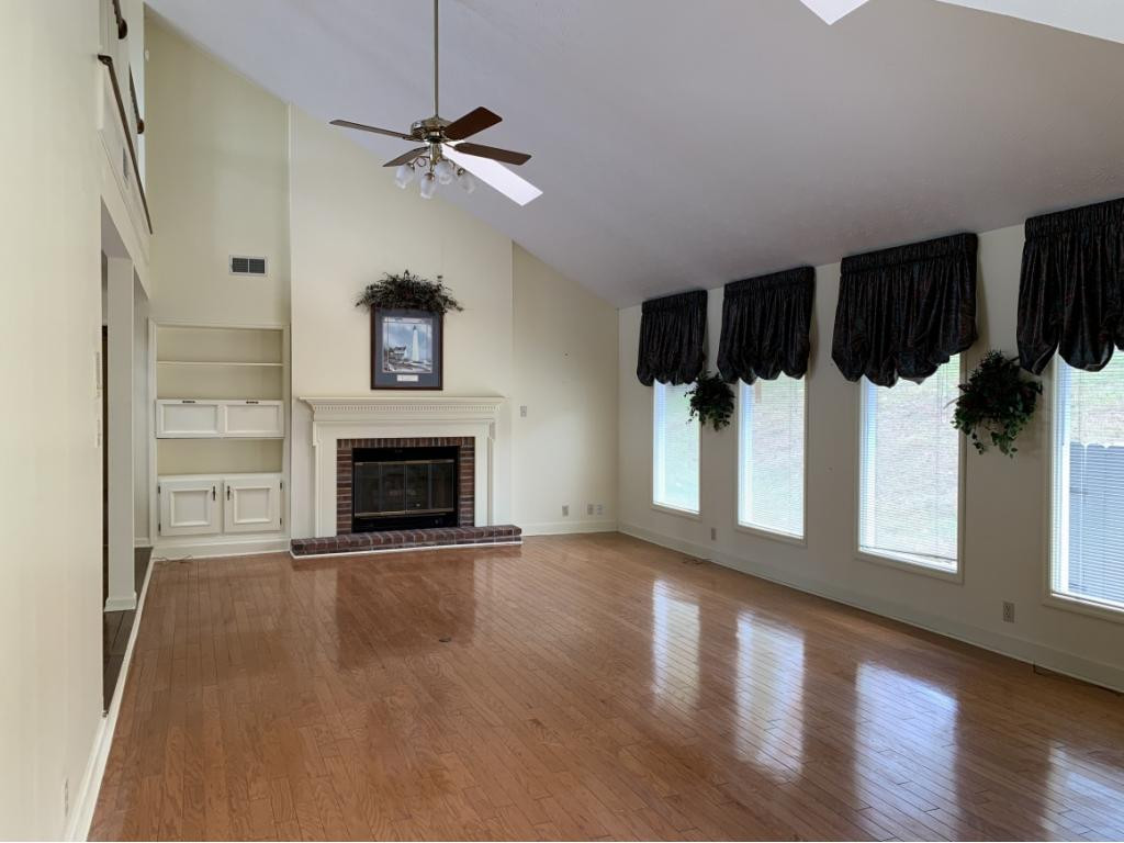105 Scotland Road Kingsport, TN 37660 - Photo 14 of 36 Livingroom