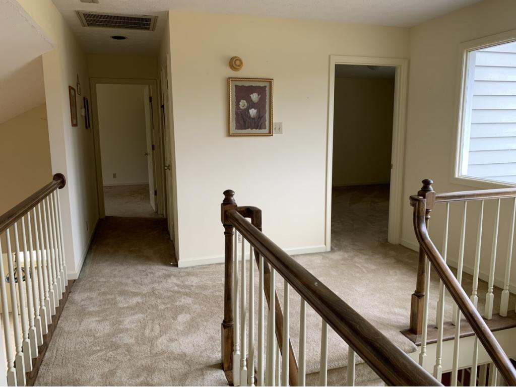 105 Scotland Road Kingsport, TN 37660 - Photo 22 of 36 Upstairs Hallway