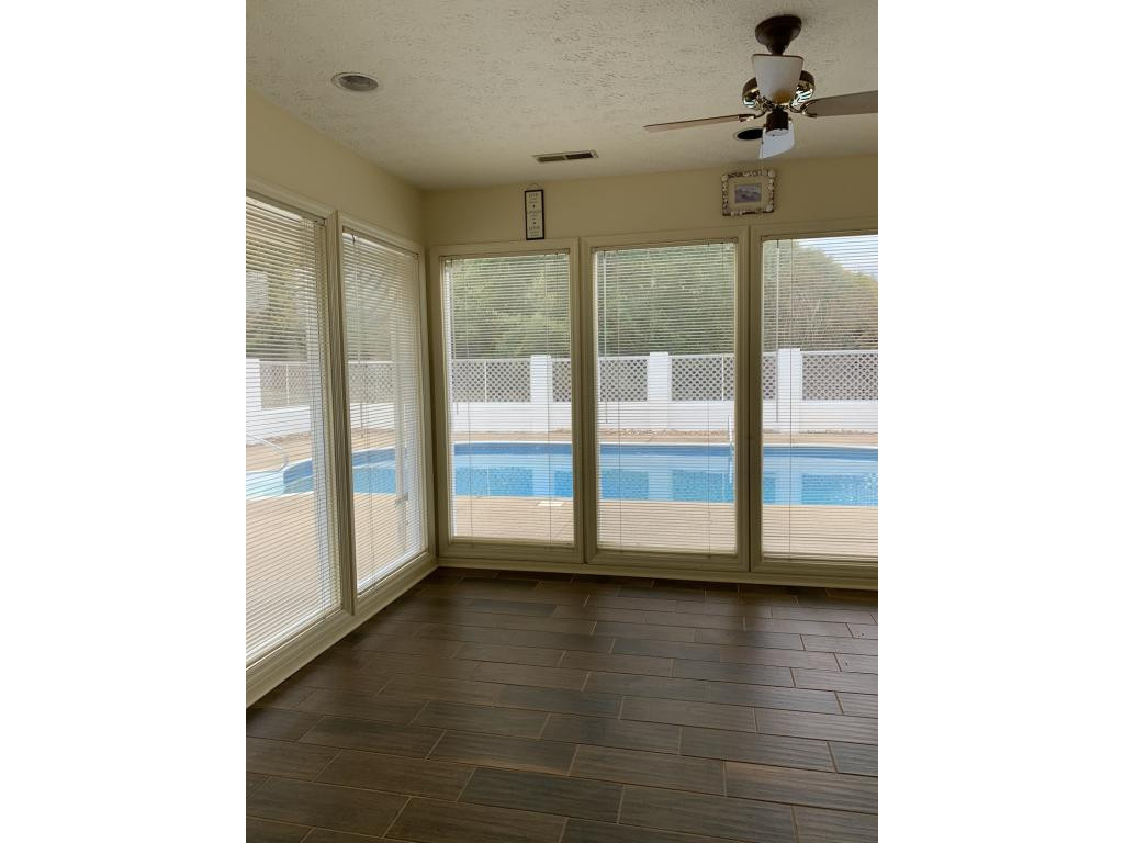 105 Scotland Road Kingsport, TN 37660 - Photo 26 of 36 Sunroom