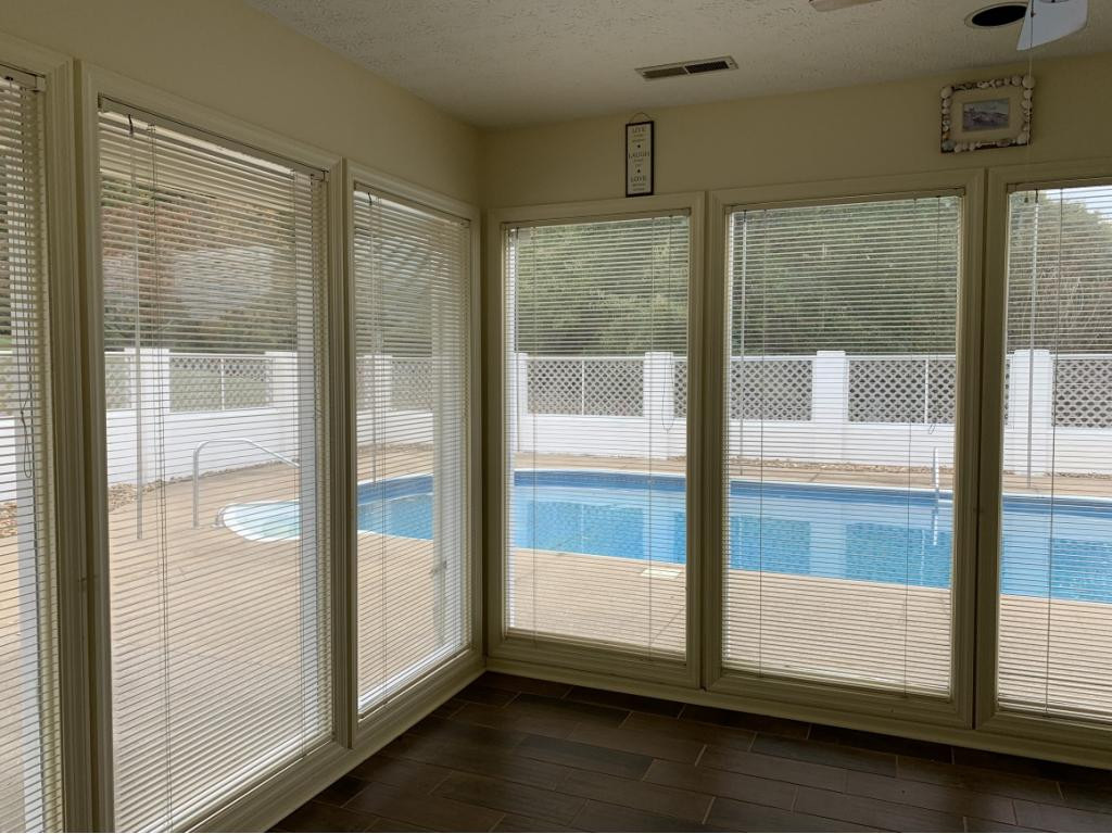 105 Scotland Road Kingsport, TN 37660 - Photo 27 of 36 Sunroom