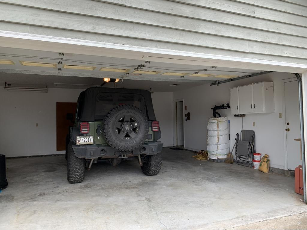 105 Scotland Road Kingsport, TN 37660 - Photo 32 of 36 Garage