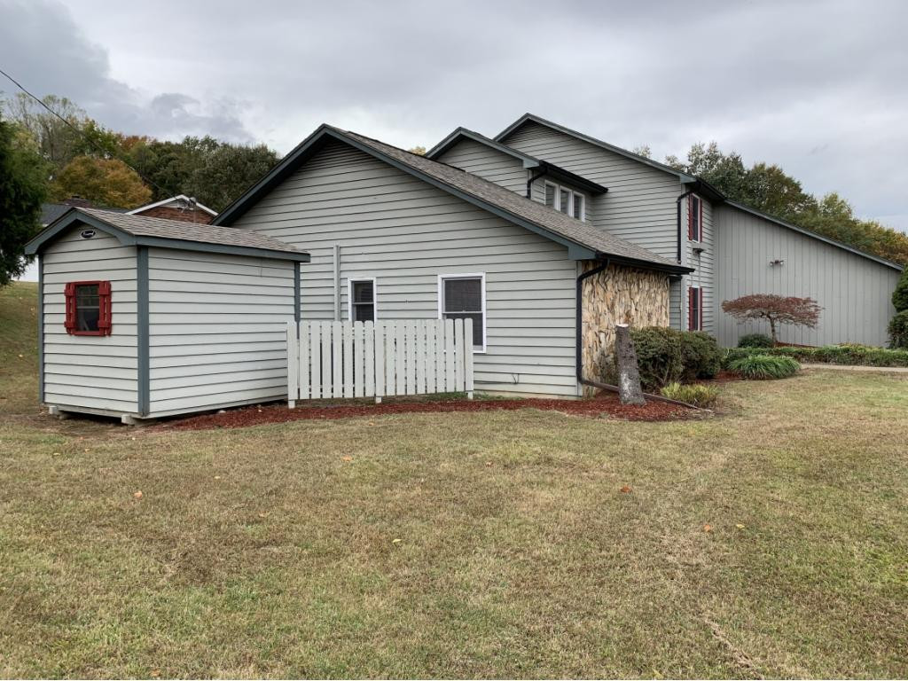 105 Scotland Road Kingsport, TN 37660 - Photo 6 of 36 Side of house