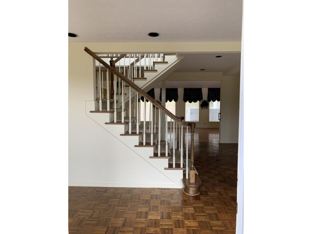 105 Scotland Road Kingsport, TN 37660 - Photo 8 of 36 Foyer