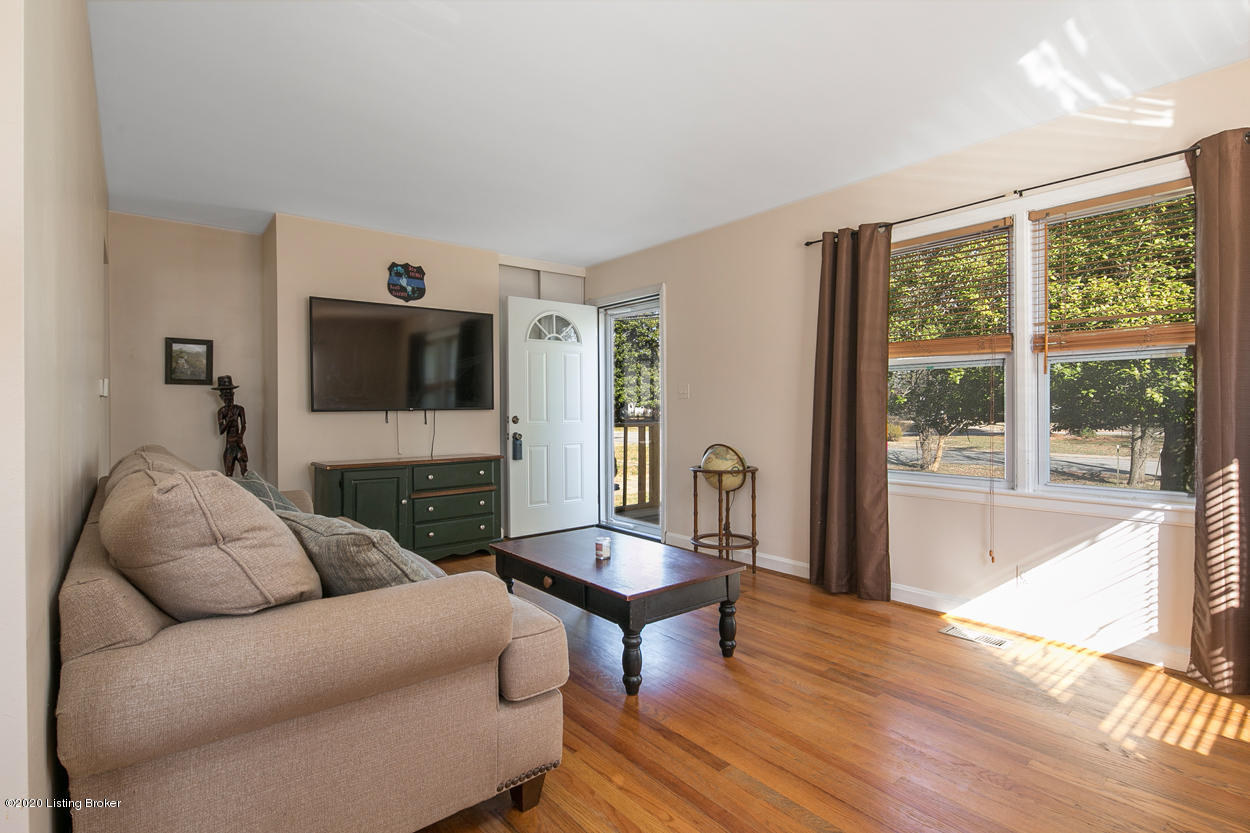 3014 Hendon Road Louisville, KY 40220 - Photo 5 of 26 10