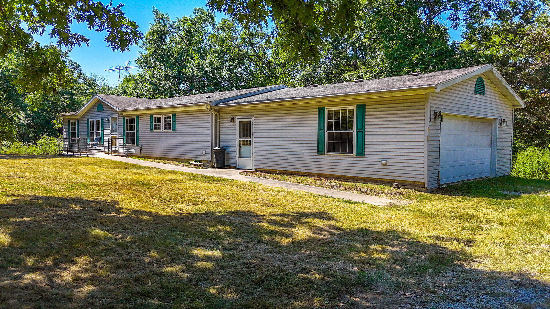 11731 Audrain Road East Centralia, MO 65240 - Photo 2 of 57 Gallery Image 2