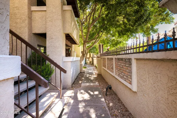 $230,000 | 7557 North Dreamy Draw Drive, Unit 275, Phoenix, AZ 85020