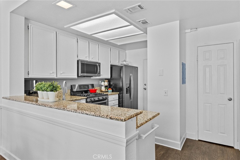 29579 Cara Way Temecula, CA 92591 - Photo 9 of 39