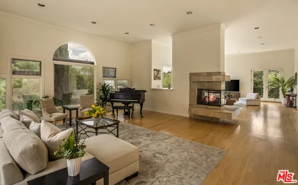 $3,995,000 | 3780 1/2 Multiview Drive, Los Angeles, CA 90068