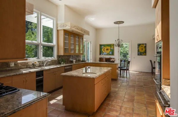 $3,995,000 | 3780 1/2 Multiview Drive, Los Angeles, CA 90068